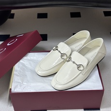 2026 秋冬新款Gucci 古驰 经典马衔扣乐福鞋复古麂皮绒面平底单鞋老钱风可踩跟乐福鞋 Generation Guc 2026 秋冬新款Gucci 古驰 经典马衔扣乐福鞋复古麂皮绒面平底单鞋老钱风可踩跟乐福鞋 Generation Guc