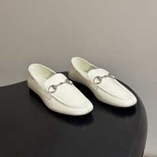2026 秋冬新款Gucci 古驰 经典马衔扣乐福鞋复古麂皮绒面平底单鞋老钱风可踩跟乐福鞋 Generation Guc 2026 秋冬新款Gucci 古驰 经典马衔扣乐福鞋复古麂皮绒面平底单鞋老钱风可踩跟乐福鞋 Generation Guc