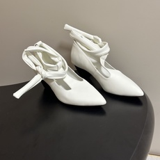 DYMONLATRY26ss 春夏新款尖头绑带玛丽珍鞋小粗跟绕带单鞋 自带温柔名媛氛围感的尖头短靴,利落修长尖头修饰脚型 DYMONLATRY26ss 春夏新款尖头绑带玛丽珍鞋小粗跟绕带单鞋 自带温柔名媛氛围感的尖头短靴,利落修长尖头修饰脚型