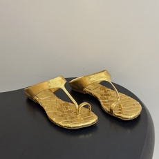 顶级品质 BOTTEGA VENETA 葆蝶家 2026夏季新款 BV Livia 夹趾编织凉拖鞋套趾平底凉拖鞋 经典I 顶级品质 BOTTEGA VENETA 葆蝶家 2026夏季新款 BV Livia 夹趾编织凉拖鞋套趾平底凉拖鞋 经典I