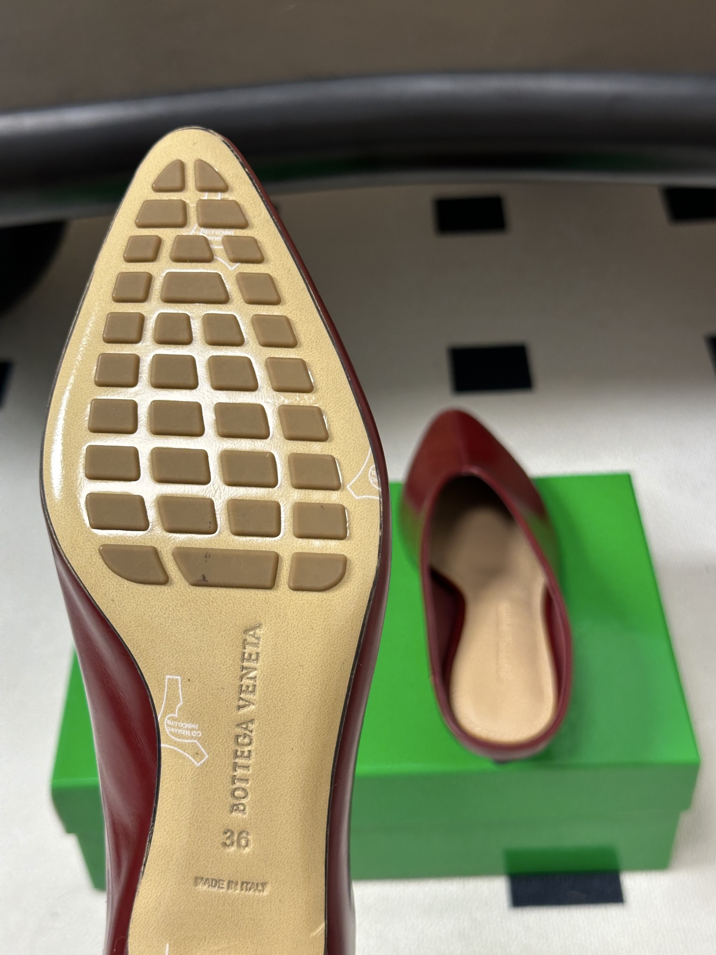 顶级品质 BOTTEGA VENETA 葆蝶家 2026夏季新款 BV Vesta 小猫跟尖头穆勒高跟拖鞋包头半拖鞋 4