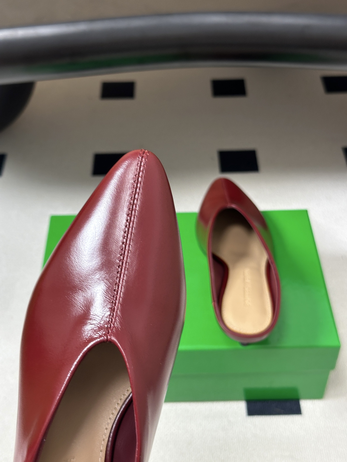 顶级品质 BOTTEGA VENETA 葆蝶家 2026夏季新款 BV Vesta 小猫跟尖头穆勒高跟拖鞋包头半拖鞋 4