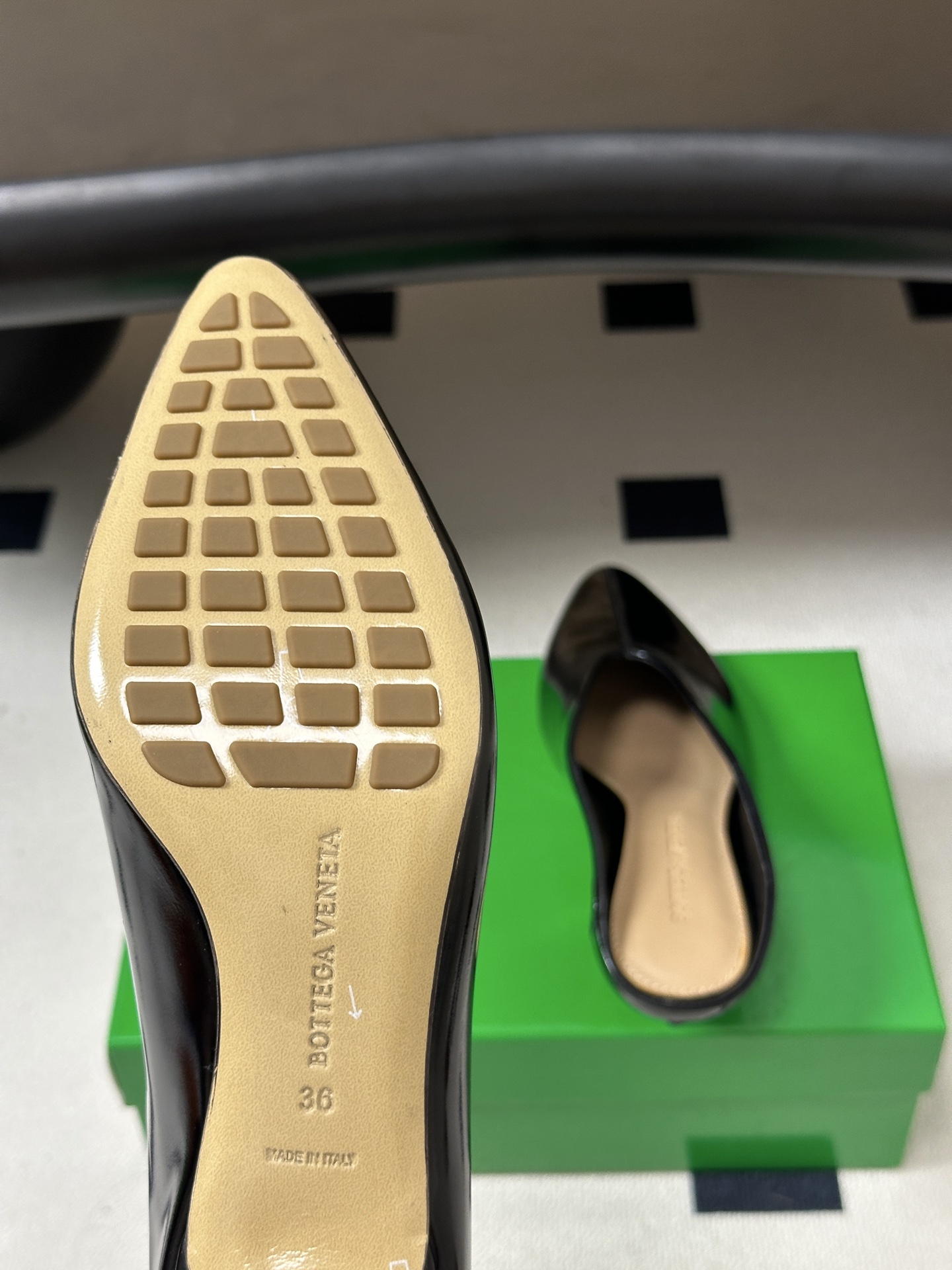 顶级品质 BOTTEGA VENETA 葆蝶家 2026夏季新款 BV Vesta 小猫跟尖头穆勒高跟拖鞋包头半拖鞋 4