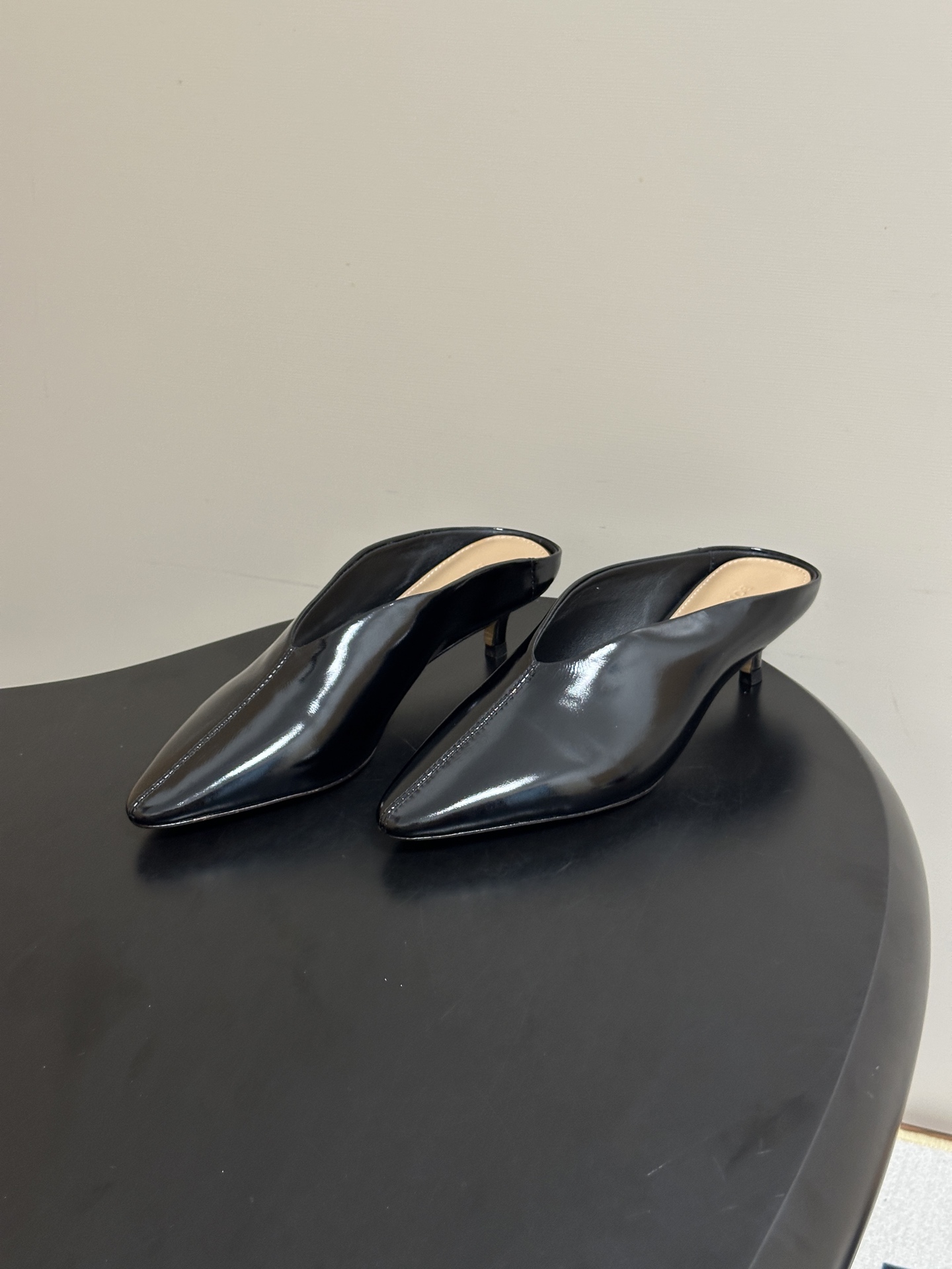 顶级品质 BOTTEGA VENETA 葆蝶家 2026夏季新款 BV Vesta 小猫跟尖头穆勒高跟拖鞋包头半拖鞋 4