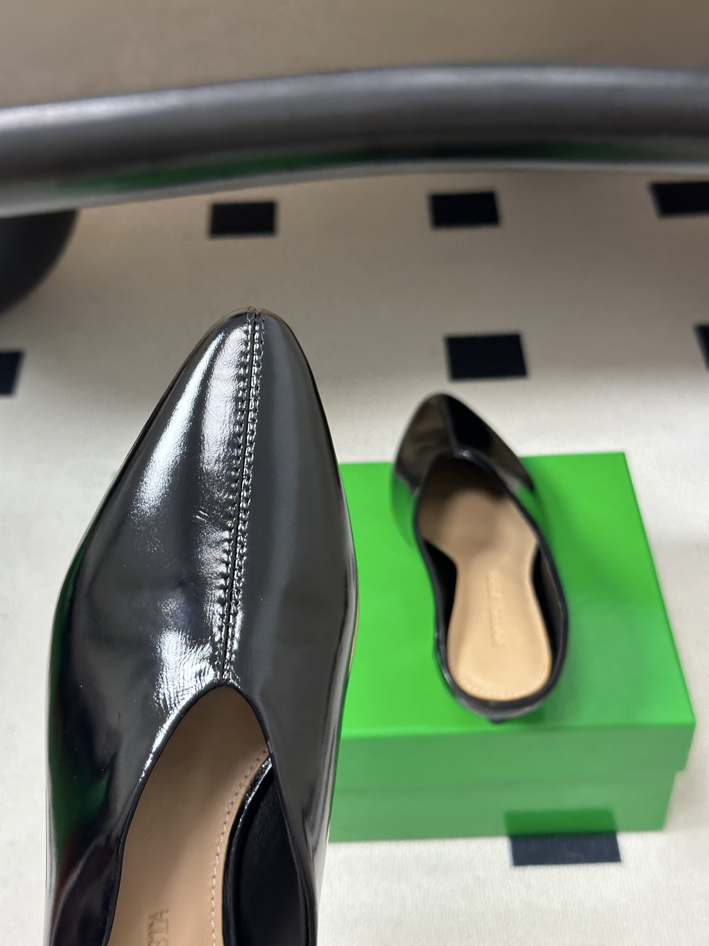 顶级品质 BOTTEGA VENETA 葆蝶家 2026夏季新款 BV Vesta 小猫跟尖头穆勒高跟拖鞋包头半拖鞋 4