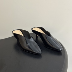 顶级品质 BOTTEGA VENETA 葆蝶家 2026夏季新款 BV Vesta 小猫跟尖头穆勒高跟拖鞋包头半拖鞋 4 顶级品质 BOTTEGA VENETA 葆蝶家 2026夏季新款 BV Vesta 小猫跟尖头穆勒高跟拖鞋包头半拖鞋 4