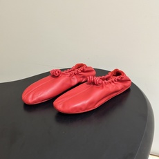 顶级品质 BOTTEGA VENETA 葆蝶家 2026夏季新款 BV Fantasmina芭蕾舞鞋深口松紧带平底奶奶鞋 顶级品质 BOTTEGA VENETA 葆蝶家 2026夏季新款 BV Fantasmina芭蕾舞鞋深口松紧带平底奶奶鞋