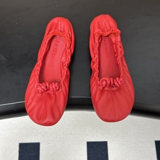 顶级品质 BOTTEGA VENETA 葆蝶家 2026夏季新款 BV Fantasmina芭蕾舞鞋浅口松紧带平底奶奶鞋 顶级品质 BOTTEGA VENETA 葆蝶家 2026夏季新款 BV Fantasmina芭蕾舞鞋浅口松紧带平底奶奶鞋