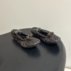 顶级品质 BOTTEGA VENETA 葆蝶家 2026夏季新款 BV Fantasmina芭蕾舞鞋浅口松紧带平底奶奶鞋 顶级品质 BOTTEGA VENETA 葆蝶家 2026夏季新款 BV Fantasmina芭蕾舞鞋浅口松紧带平底奶奶鞋