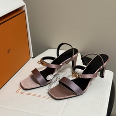 顶级品质(配高档飞机盒✈️) Hermes 爱马仕🐎Glamour凉鞋系列经典Kelly扣高跟凉鞋 上脚真的超级显瘦超级 顶级品质(配高档飞机盒✈️) Hermes 爱马仕🐎Glamour凉鞋系列经典Kelly扣高跟凉鞋 上脚真的超级显瘦超级