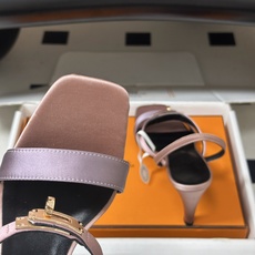 顶级品质(配高档飞机盒✈️) Hermes 爱马仕🐎Glamour凉鞋系列经典Kelly扣高跟凉鞋 上脚真的超级显瘦超级 顶级品质(配高档飞机盒✈️) Hermes 爱马仕🐎Glamour凉鞋系列经典Kelly扣高跟凉鞋 上脚真的超级显瘦超级