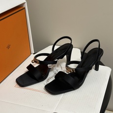 顶级品质(配高档飞机盒✈️) Hermes 爱马仕🐎Glamour凉鞋系列经典Kelly扣高跟凉鞋 上脚真的超级显瘦超级 顶级品质(配高档飞机盒✈️) Hermes 爱马仕🐎Glamour凉鞋系列经典Kelly扣高跟凉鞋 上脚真的超级显瘦超级