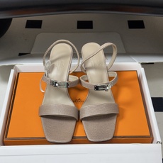 顶级品质(配高档飞机盒✈️) Hermes 爱马仕🐎Glamour凉鞋系列经典Kelly扣高跟凉鞋 上脚真的超级显瘦超级 顶级品质(配高档飞机盒✈️) Hermes 爱马仕🐎Glamour凉鞋系列经典Kelly扣高跟凉鞋 上脚真的超级显瘦超级