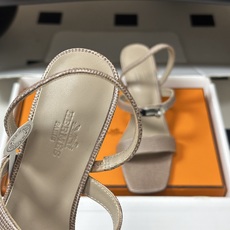 顶级品质(配高档飞机盒✈️) Hermes 爱马仕🐎Glamour凉鞋系列经典Kelly扣高跟凉鞋 上脚真的超级显瘦超级 顶级品质(配高档飞机盒✈️) Hermes 爱马仕🐎Glamour凉鞋系列经典Kelly扣高跟凉鞋 上脚真的超级显瘦超级