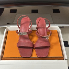 顶级品质(配高档飞机盒✈️) Hermes 爱马仕🐎Glamour凉鞋系列经典Kelly扣高跟凉鞋 上脚真的超级显瘦超级 顶级品质(配高档飞机盒✈️) Hermes 爱马仕🐎Glamour凉鞋系列经典Kelly扣高跟凉鞋 上脚真的超级显瘦超级