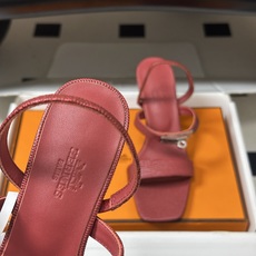 顶级品质(配高档飞机盒✈️) Hermes 爱马仕🐎Glamour凉鞋系列经典Kelly扣高跟凉鞋 上脚真的超级显瘦超级 顶级品质(配高档飞机盒✈️) Hermes 爱马仕🐎Glamour凉鞋系列经典Kelly扣高跟凉鞋 上脚真的超级显瘦超级