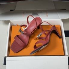 顶级品质(配高档飞机盒✈️) Hermes 爱马仕🐎Glamour凉鞋系列经典Kelly扣高跟凉鞋 上脚真的超级显瘦超级 顶级品质(配高档飞机盒✈️) Hermes 爱马仕🐎Glamour凉鞋系列经典Kelly扣高跟凉鞋 上脚真的超级显瘦超级