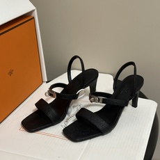 顶级品质(配高档飞机盒✈️) Hermes 爱马仕🐎Glamour凉鞋系列经典Kelly扣高跟凉鞋 上脚真的超级显瘦超级 顶级品质(配高档飞机盒✈️) Hermes 爱马仕🐎Glamour凉鞋系列经典Kelly扣高跟凉鞋 上脚真的超级显瘦超级