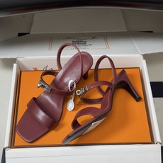 顶级品质(配高档飞机盒✈️) Hermes 爱马仕🐎Glamour凉鞋系列经典Kelly扣高跟凉鞋 上脚真的超级显瘦超级 顶级品质(配高档飞机盒✈️) Hermes 爱马仕🐎Glamour凉鞋系列经典Kelly扣高跟凉鞋 上脚真的超级显瘦超级