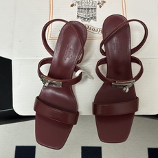 顶级品质(配高档飞机盒✈️) Hermes 爱马仕🐎Glamour凉鞋系列经典Kelly扣高跟凉鞋 上脚真的超级显瘦超级 顶级品质(配高档飞机盒✈️) Hermes 爱马仕🐎Glamour凉鞋系列经典Kelly扣高跟凉鞋 上脚真的超级显瘦超级