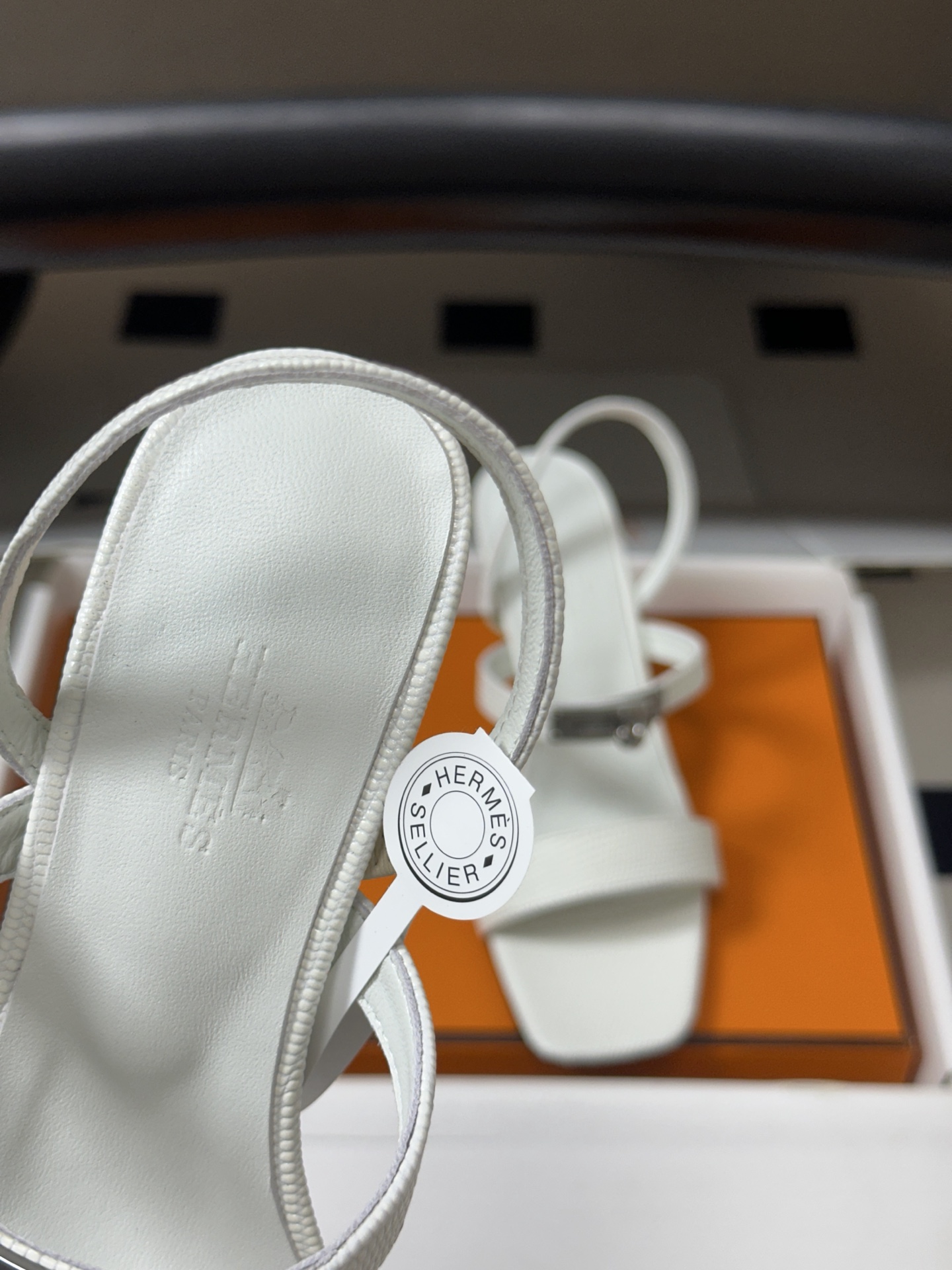 顶级品质（配高档飞机盒✈️） Hermes 爱马仕🐎Glamour凉鞋系列经典Kelly扣高跟凉鞋 上脚真的超级显瘦超级
