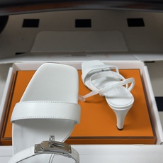 顶级品质(配高档飞机盒✈️) Hermes 爱马仕🐎Glamour凉鞋系列经典Kelly扣高跟凉鞋 上脚真的超级显瘦超级 顶级品质(配高档飞机盒✈️) Hermes 爱马仕🐎Glamour凉鞋系列经典Kelly扣高跟凉鞋 上脚真的超级显瘦超级