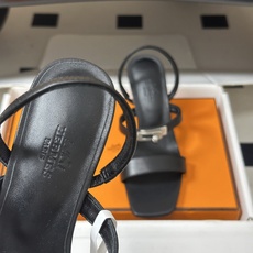 顶级品质(配高档飞机盒✈️) Hermes 爱马仕🐎Glamour凉鞋系列经典Kelly扣高跟凉鞋 上脚真的超级显瘦超级 顶级品质(配高档飞机盒✈️) Hermes 爱马仕🐎Glamour凉鞋系列经典Kelly扣高跟凉鞋 上脚真的超级显瘦超级