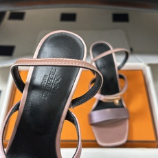 顶级品质(配高档飞机盒✈️) Hermes 爱马仕🐎Glamour凉鞋系列经典Kelly扣高跟凉鞋 上脚真的超级显瘦超级 顶级品质(配高档飞机盒✈️) Hermes 爱马仕🐎Glamour凉鞋系列经典Kelly扣高跟凉鞋 上脚真的超级显瘦超级