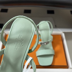 顶级品质(配高档飞机盒✈️) Hermes 爱马仕🐎Glamour凉鞋系列经典Kelly扣高跟凉鞋 上脚真的超级显瘦超级 顶级品质(配高档飞机盒✈️) Hermes 爱马仕🐎Glamour凉鞋系列经典Kelly扣高跟凉鞋 上脚真的超级显瘦超级