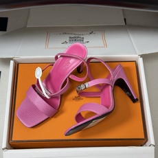 顶级品质(配高档飞机盒✈️) Hermes 爱马仕🐎Glamour凉鞋系列经典Kelly扣高跟凉鞋 上脚真的超级显瘦超级 顶级品质(配高档飞机盒✈️) Hermes 爱马仕🐎Glamour凉鞋系列经典Kelly扣高跟凉鞋 上脚真的超级显瘦超级