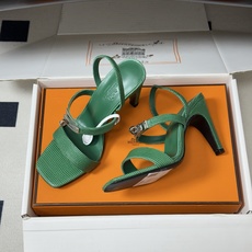 顶级品质(配高档飞机盒✈️) Hermes 爱马仕🐎Glamour凉鞋系列经典Kelly扣高跟凉鞋 上脚真的超级显瘦超级 顶级品质(配高档飞机盒✈️) Hermes 爱马仕🐎Glamour凉鞋系列经典Kelly扣高跟凉鞋 上脚真的超级显瘦超级