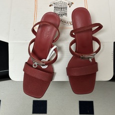 顶级品质(配高档飞机盒✈️) Hermes 爱马仕🐎Glamour凉鞋系列经典Kelly扣高跟凉鞋 上脚真的超级显瘦超级 顶级品质(配高档飞机盒✈️) Hermes 爱马仕🐎Glamour凉鞋系列经典Kelly扣高跟凉鞋 上脚真的超级显瘦超级