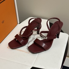 顶级品质(配高档飞机盒✈️) Hermes 爱马仕🐎Glamour凉鞋系列经典Kelly扣高跟凉鞋 上脚真的超级显瘦超级 顶级品质(配高档飞机盒✈️) Hermes 爱马仕🐎Glamour凉鞋系列经典Kelly扣高跟凉鞋 上脚真的超级显瘦超级