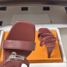 顶级品质(配高档飞机盒✈️) Hermes 爱马仕🐎Glamour凉鞋系列经典Kelly扣高跟凉鞋 上脚真的超级显瘦超级 顶级品质(配高档飞机盒✈️) Hermes 爱马仕🐎Glamour凉鞋系列经典Kelly扣高跟凉鞋 上脚真的超级显瘦超级