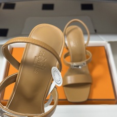 顶级品质(配高档飞机盒✈️) Hermes 爱马仕🐎Glamour凉鞋系列经典Kelly扣高跟凉鞋 上脚真的超级显瘦超级 顶级品质(配高档飞机盒✈️) Hermes 爱马仕🐎Glamour凉鞋系列经典Kelly扣高跟凉鞋 上脚真的超级显瘦超级