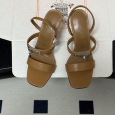 顶级品质(配高档飞机盒✈️) Hermes 爱马仕🐎Glamour凉鞋系列经典Kelly扣高跟凉鞋 上脚真的超级显瘦超级 顶级品质(配高档飞机盒✈️) Hermes 爱马仕🐎Glamour凉鞋系列经典Kelly扣高跟凉鞋 上脚真的超级显瘦超级