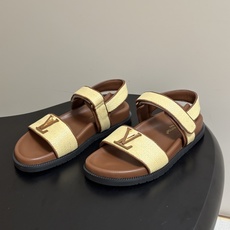 顶级品质 Louis Vuitton 路易威登2026夏季新款LV MARE COMFORT 凉鞋经典字母扣魔术贴休闲沙 顶级品质 Louis Vuitton 路易威登2026夏季新款LV MARE COMFORT 凉鞋经典字母扣魔术贴休闲沙