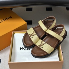 顶级品质 Louis Vuitton 路易威登2026夏季新款LV MARE COMFORT 凉鞋经典字母扣魔术贴休闲沙 顶级品质 Louis Vuitton 路易威登2026夏季新款LV MARE COMFORT 凉鞋经典字母扣魔术贴休闲沙