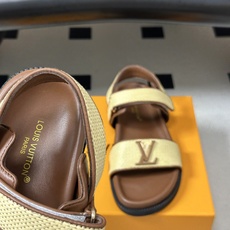 顶级品质 Louis Vuitton 路易威登2026夏季新款LV MARE COMFORT 凉鞋经典字母扣魔术贴休闲沙 顶级品质 Louis Vuitton 路易威登2026夏季新款LV MARE COMFORT 凉鞋经典字母扣魔术贴休闲沙