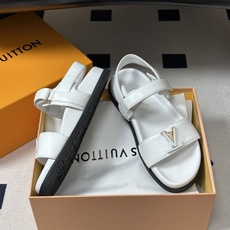 顶级品质 Louis Vuitton 路易威登2026夏季新款LV MARE COMFORT 凉鞋经典字母扣魔术贴休闲沙 顶级品质 Louis Vuitton 路易威登2026夏季新款LV MARE COMFORT 凉鞋经典字母扣魔术贴休闲沙