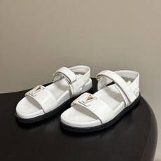 顶级品质 Louis Vuitton 路易威登2026夏季新款LV MARE COMFORT 凉鞋经典字母扣魔术贴休闲沙 顶级品质 Louis Vuitton 路易威登2026夏季新款LV MARE COMFORT 凉鞋经典字母扣魔术贴休闲沙