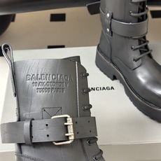 26秋冬新款Balenciga巴黎世家 26FW毒液Venom中筒靴 机车朋克风马丁短靴 搭扣大厚底系列短靴 暗黑机能风 26秋冬新款Balenciga巴黎世家 26FW毒液Venom中筒靴 机车朋克风马丁短靴 搭扣大厚底系列短靴 暗黑机能风