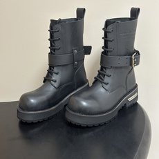 26秋冬新款Balenciga巴黎世家 26FW毒液Venom中筒靴 机车朋克风马丁短靴 搭扣大厚底系列短靴 暗黑机能风 26秋冬新款Balenciga巴黎世家 26FW毒液Venom中筒靴 机车朋克风马丁短靴 搭扣大厚底系列短靴 暗黑机能风