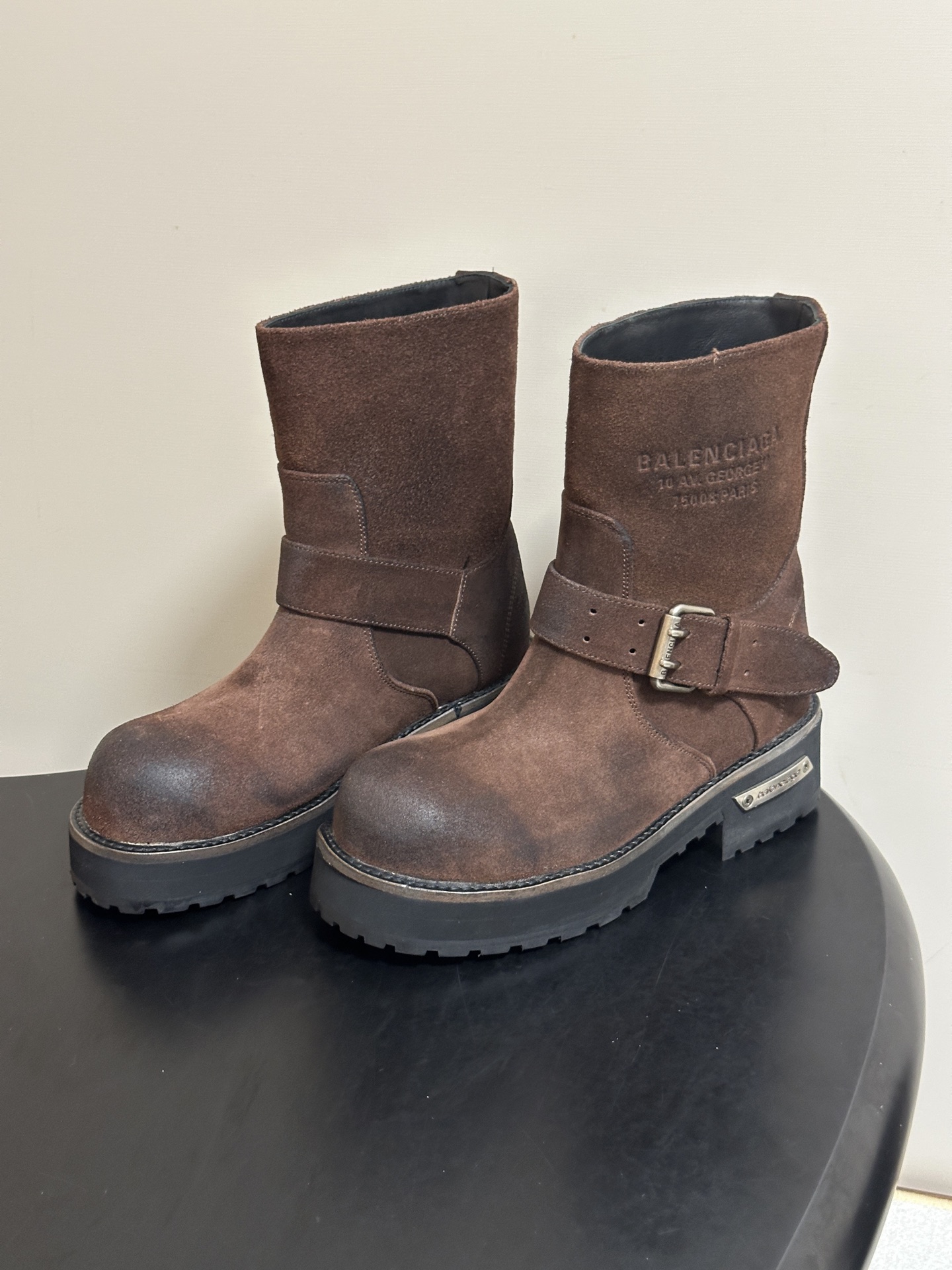 26秋冬新款Balenciga巴黎世家 26FW毒液Venom 短筒靴 机车朋克风马丁短靴 搭扣大厚底一脚蹬短靴 暗黑机