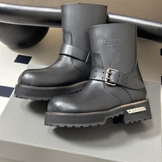 26秋冬新款Balenciga巴黎世家 26FW毒液Venom 短筒靴 机车朋克风马丁短靴 搭扣大厚底一脚蹬短靴 暗黑机 26秋冬新款Balenciga巴黎世家 26FW毒液Venom 短筒靴 机车朋克风马丁短靴 搭扣大厚底一脚蹬短靴 暗黑机