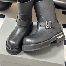 26秋冬新款Balenciga巴黎世家 26FW毒液Venom 短筒靴 机车朋克风马丁短靴 搭扣大厚底一脚蹬短靴 暗黑机 26秋冬新款Balenciga巴黎世家 26FW毒液Venom 短筒靴 机车朋克风马丁短靴 搭扣大厚底一脚蹬短靴 暗黑机