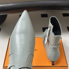顶级品质 Hermes 爱马仕🐎 26Fw秋冬新款 H家Nice 40及踝靴系列经典Kelly扣交叉带及踝靴侧拉链小猫跟 顶级品质 Hermes 爱马仕🐎 26Fw秋冬新款 H家Nice 40及踝靴系列经典Kelly扣交叉带及踝靴侧拉链小猫跟