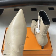 顶级品质 Hermes 爱马仕🐎 26Fw秋冬新款 H家Nice 40及踝靴系列经典Kelly扣交叉带及踝靴侧拉链小猫跟 顶级品质 Hermes 爱马仕🐎 26Fw秋冬新款 H家Nice 40及踝靴系列经典Kelly扣交叉带及踝靴侧拉链小猫跟
