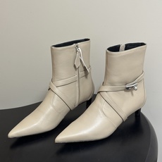 顶级品质 Hermes 爱马仕🐎 26Fw秋冬新款 H家Nice 40及踝靴系列经典Kelly扣交叉带及踝靴侧拉链小猫跟 顶级品质 Hermes 爱马仕🐎 26Fw秋冬新款 H家Nice 40及踝靴系列经典Kelly扣交叉带及踝靴侧拉链小猫跟
