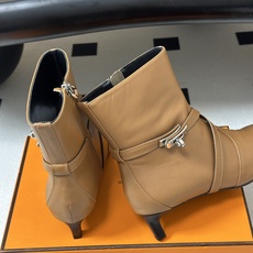 顶级品质 Hermes 爱马仕🐎 26Fw秋冬新款 H家Nice 40及踝靴系列经典Kelly扣交叉带及踝靴侧拉链小猫跟 顶级品质 Hermes 爱马仕🐎 26Fw秋冬新款 H家Nice 40及踝靴系列经典Kelly扣交叉带及踝靴侧拉链小猫跟
